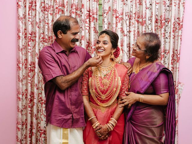 Sarath Keerthana and yswphoto&apos;s wedding in Ernakulam, Kerala 37