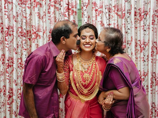 Sarath Keerthana and yswphoto&apos;s wedding in Ernakulam, Kerala 38