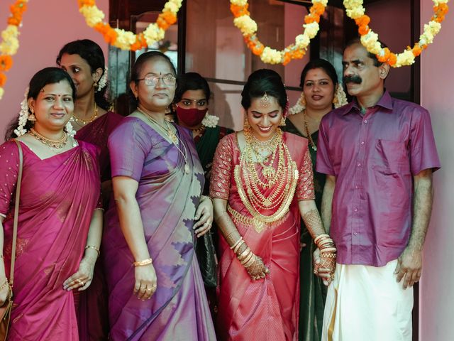 Sarath Keerthana and yswphoto&apos;s wedding in Ernakulam, Kerala 39