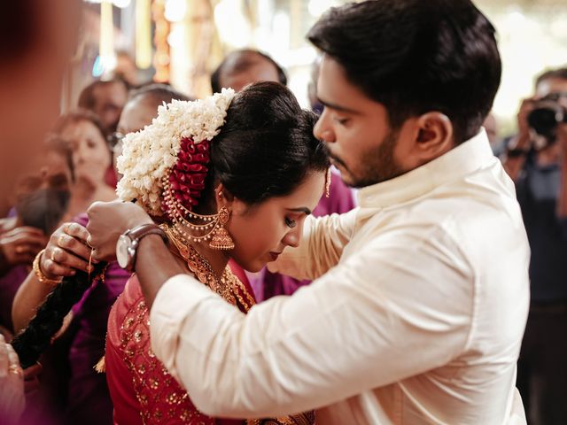 Sarath Keerthana and yswphoto&apos;s wedding in Ernakulam, Kerala 48