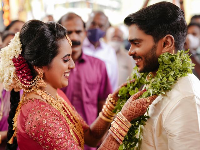 Sarath Keerthana and yswphoto&apos;s wedding in Ernakulam, Kerala 49