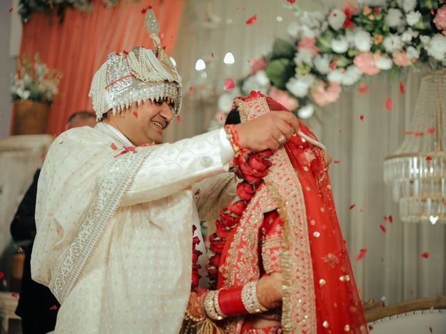 Devanshi and Deepak&apos;s wedding in Zirakpur, Chandigarh 22