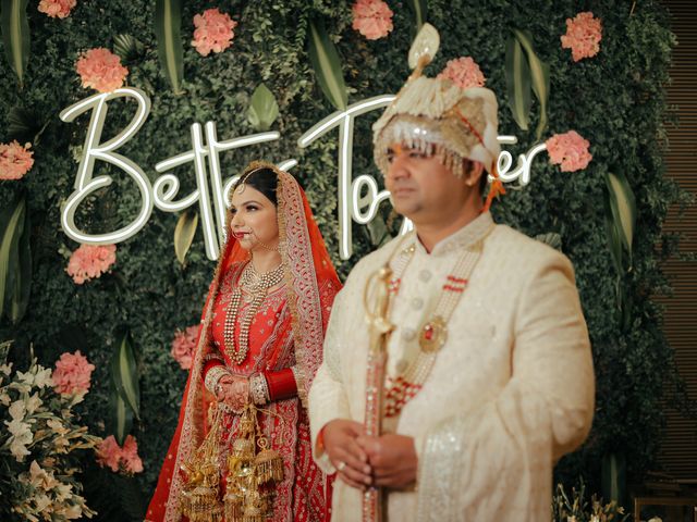 Devanshi and Deepak&apos;s wedding in Zirakpur, Chandigarh 28