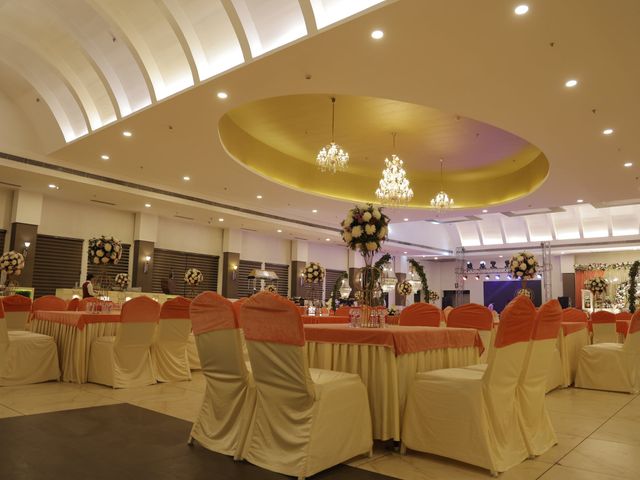 Devanshi and Deepak&apos;s wedding in Zirakpur, Chandigarh 42