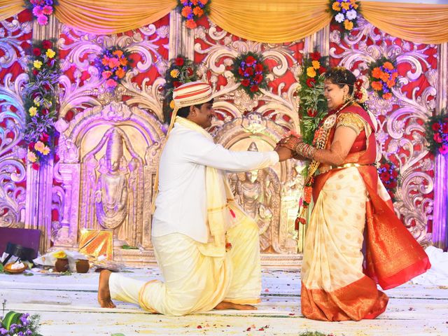 Sunitha and Surendra&apos;s wedding in Vijayawada, Andhra Pradesh 26