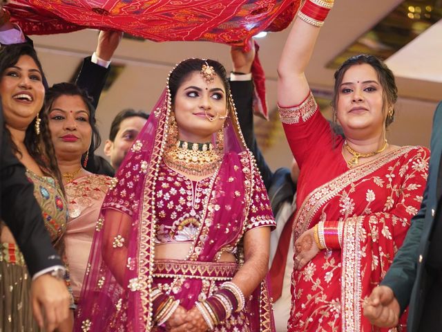 Shubham and Bhumika&apos;s wedding in Lucknow, Uttar Pradesh 8