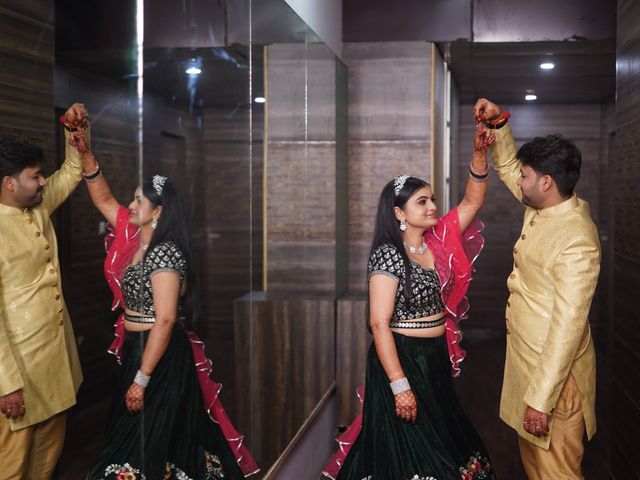 Shubham and Bhumika&apos;s wedding in Lucknow, Uttar Pradesh 26