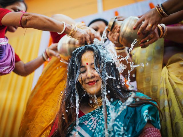 Puja and Arka&apos;s wedding in Bankura, West Bengal 20