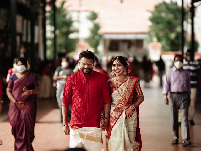 DIVYA  &amp; and KARTHIK&apos;s wedding in Ernakulam, Kerala 47