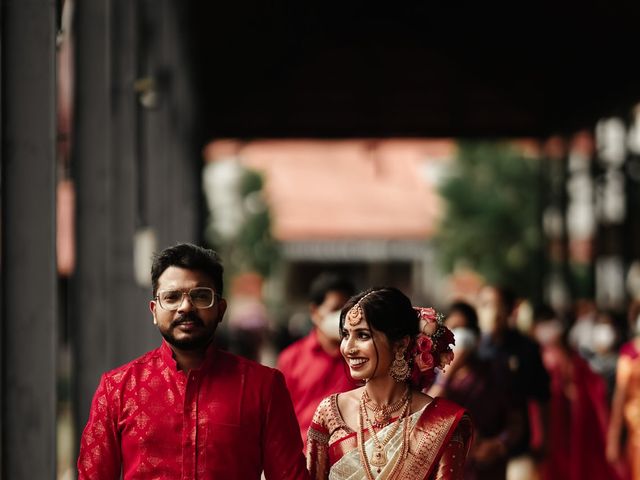 DIVYA  &amp; and KARTHIK&apos;s wedding in Ernakulam, Kerala 49