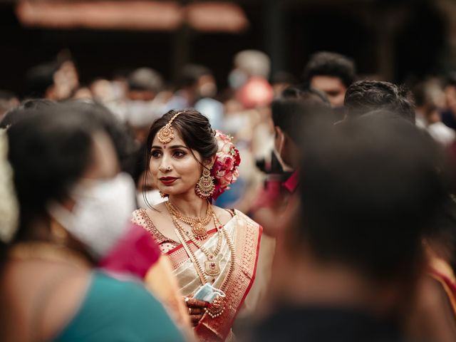 DIVYA  &amp; and KARTHIK&apos;s wedding in Ernakulam, Kerala 50