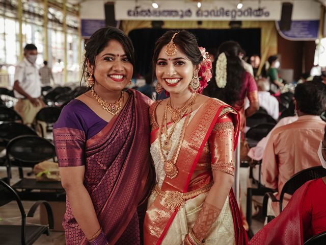 DIVYA  &amp; and KARTHIK&apos;s wedding in Ernakulam, Kerala 59