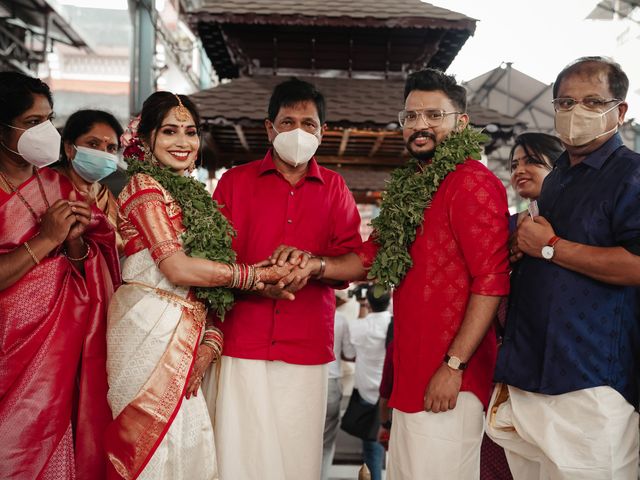 DIVYA  &amp; and KARTHIK&apos;s wedding in Ernakulam, Kerala 66