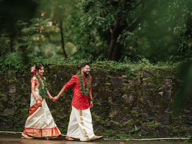 DIVYA  &amp; and KARTHIK&apos;s wedding in Ernakulam, Kerala 77