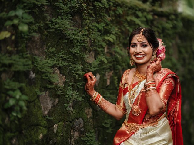 DIVYA  &amp; and KARTHIK&apos;s wedding in Ernakulam, Kerala 89