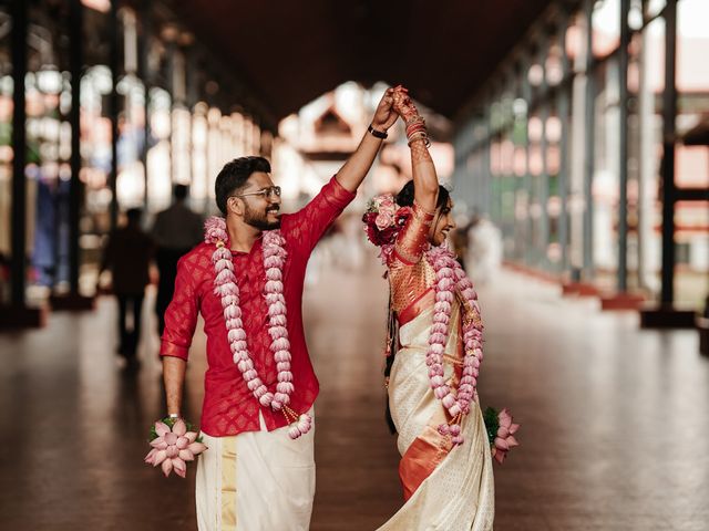 DIVYA  &amp; and KARTHIK&apos;s wedding in Ernakulam, Kerala 105