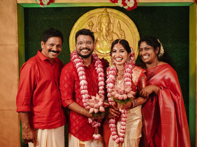 DIVYA  &amp; and KARTHIK&apos;s wedding in Ernakulam, Kerala 128