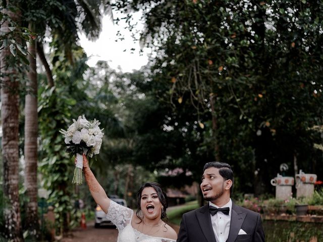 Cezil and Anitha&apos;s wedding in Ernakulam, Kerala 28