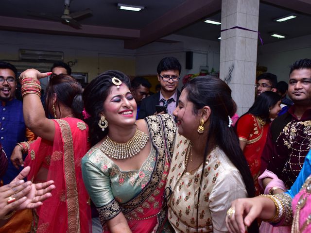 Aditi and Avijit&apos;s wedding in Kolkata, West Bengal 15