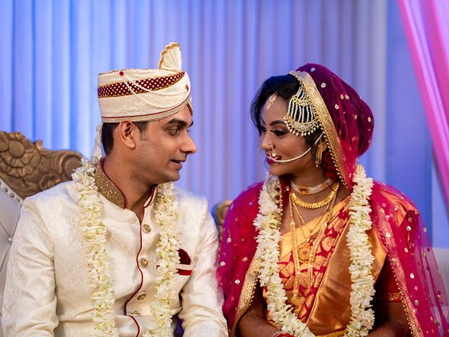 Sandip and Susmita&apos;s wedding in North 24 Parganas, West Bengal 8