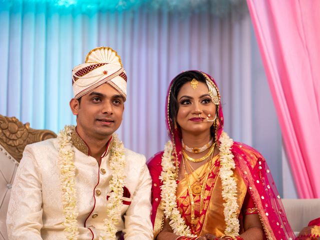 Sandip and Susmita&apos;s wedding in North 24 Parganas, West Bengal 9