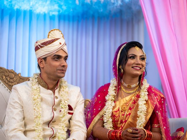 Sandip and Susmita&apos;s wedding in North 24 Parganas, West Bengal 10