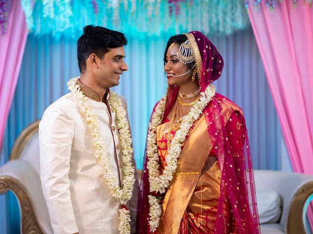 Sandip and Susmita&apos;s wedding in North 24 Parganas, West Bengal 14