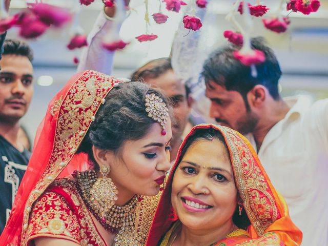 Neelam and Deepak&apos;s wedding in Ghaziabad, Delhi NCR 19