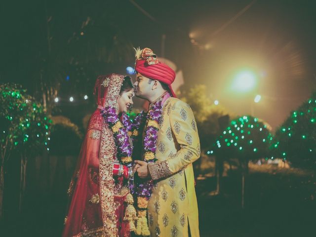 Neelam and Deepak&apos;s wedding in Ghaziabad, Delhi NCR 32