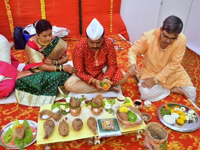Supriya and Sachin&apos;s wedding in Mumbai, Maharashtra 36