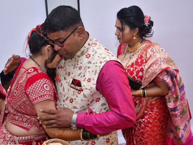Supriya and Sachin&apos;s wedding in Mumbai, Maharashtra 176