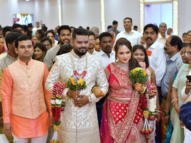 Supriya and Sachin&apos;s wedding in Mumbai, Maharashtra 138
