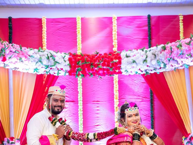 Supriya and Sachin&apos;s wedding in Mumbai, Maharashtra 114