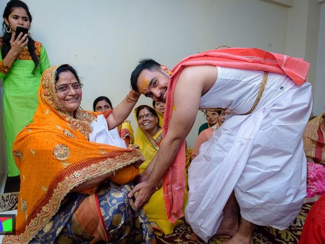 Neha and Devesh&apos;s wedding in Surat, Gujarat 20