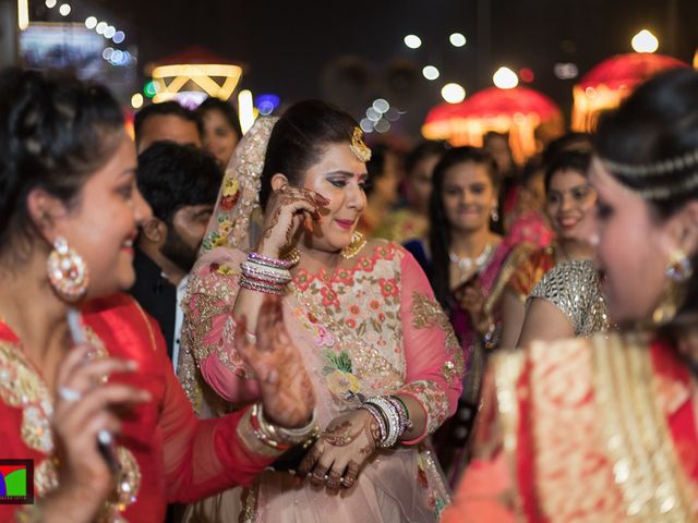 Neha and Devesh&apos;s wedding in Surat, Gujarat 59