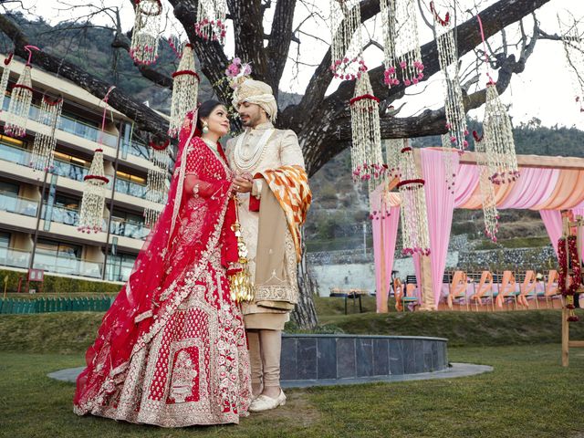 Shrey and Priyanka&apos;s wedding in Dehradun, Uttarakhand 20