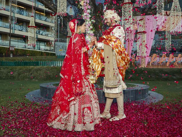 Shrey and Priyanka&apos;s wedding in Dehradun, Uttarakhand 123