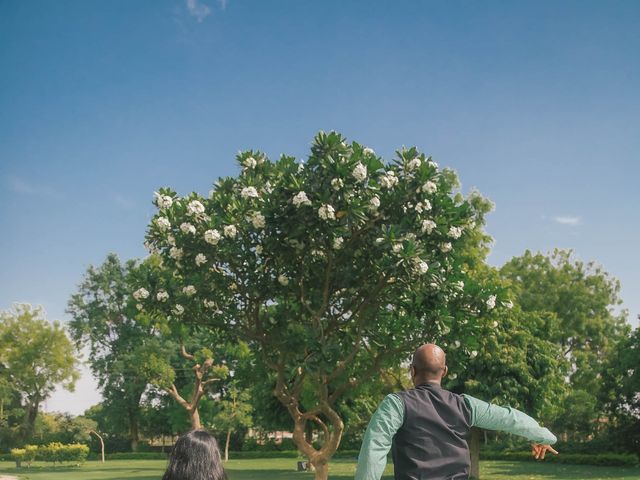 Ashka and Raghu's wedding in Ahmednagar, Maharashtra 13
