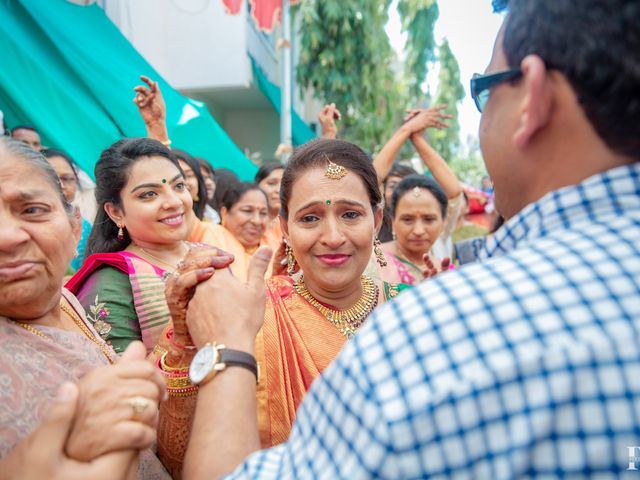 Ashka and Raghu's wedding in Ahmednagar, Maharashtra 20