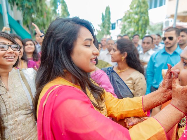 Ashka and Raghu's wedding in Ahmednagar, Maharashtra 21