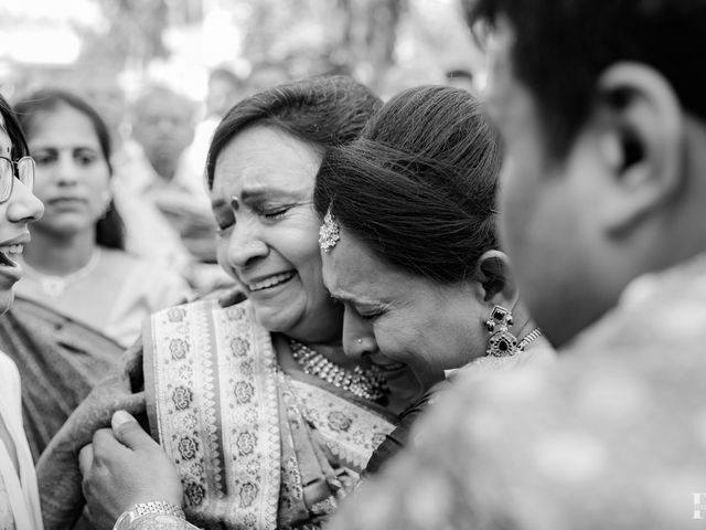 Ashka and Raghu's wedding in Ahmednagar, Maharashtra 22