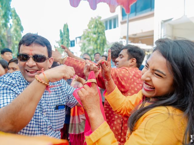 Ashka and Raghu's wedding in Ahmednagar, Maharashtra 24