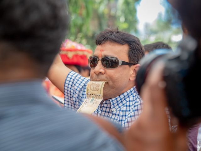 Ashka and Raghu's wedding in Ahmednagar, Maharashtra 25