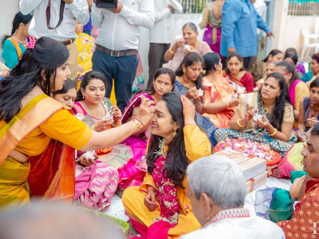 Ashka and Raghu's wedding in Ahmednagar, Maharashtra 26