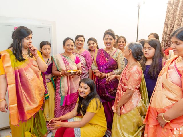 Ashka and Raghu's wedding in Ahmednagar, Maharashtra 28