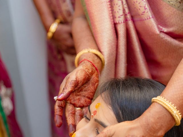 Ashka and Raghu's wedding in Ahmednagar, Maharashtra 29