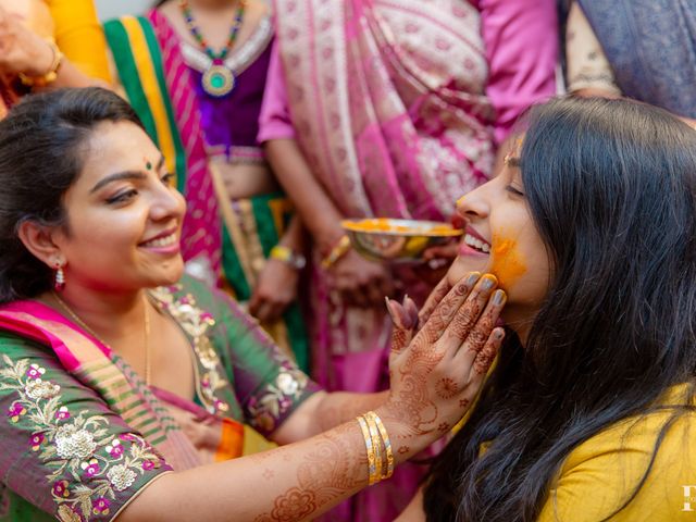 Ashka and Raghu's wedding in Ahmednagar, Maharashtra 30