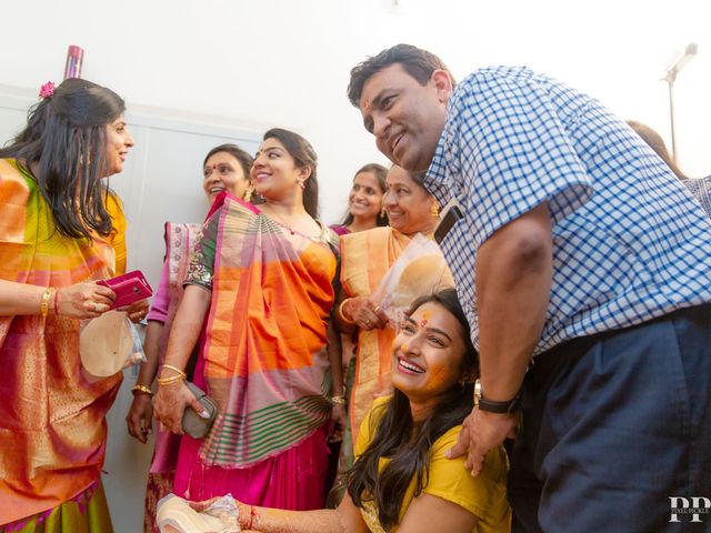 Ashka and Raghu's wedding in Ahmednagar, Maharashtra 31