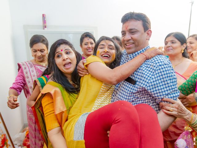 Ashka and Raghu's wedding in Ahmednagar, Maharashtra 34