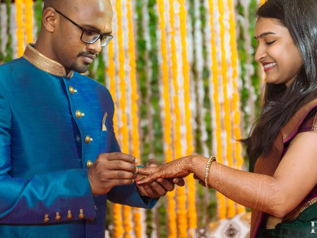 Ashka and Raghu's wedding in Ahmednagar, Maharashtra 37